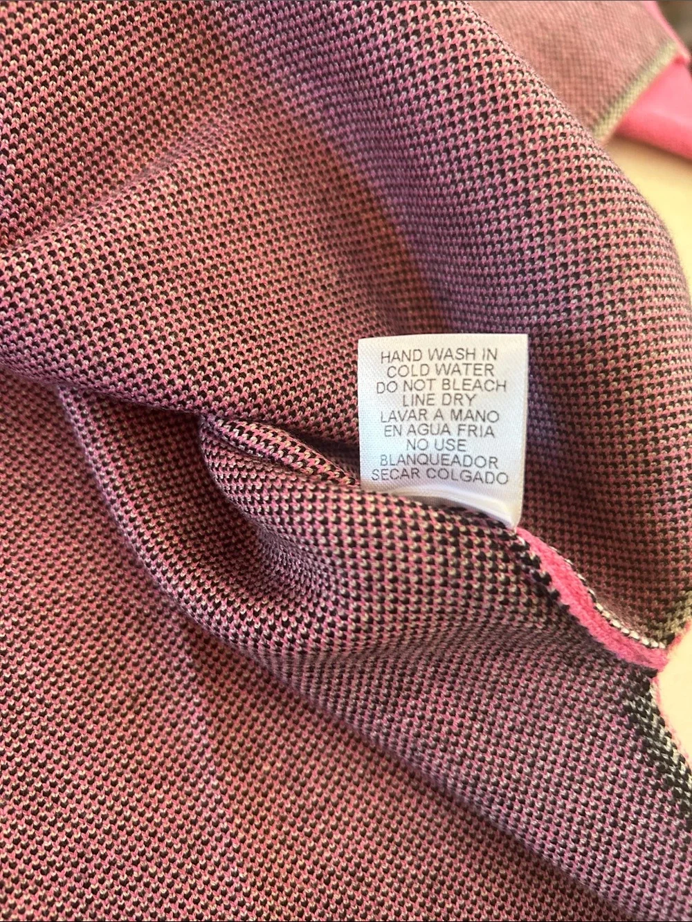 entro Womenโs Large Sweater Bright Pink Mock Neck Animal Print Cowboy Hats NWT - Picture 11 of 16